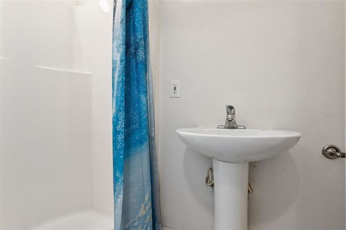 Image No.38-5 Bed House for sale