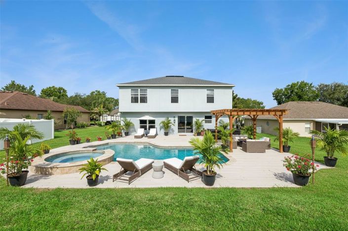 Image No.7-5 Bed House for sale
