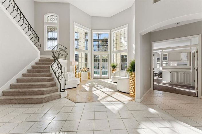 Image No.2-4 Bed House for sale