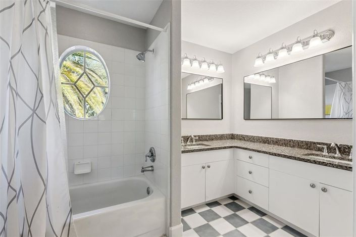Image No.34-4 Bed House for sale