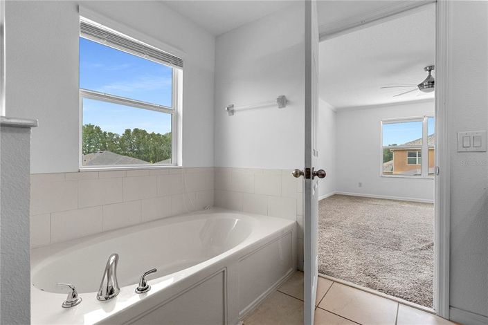 Image No.19-4 Bed House for sale
