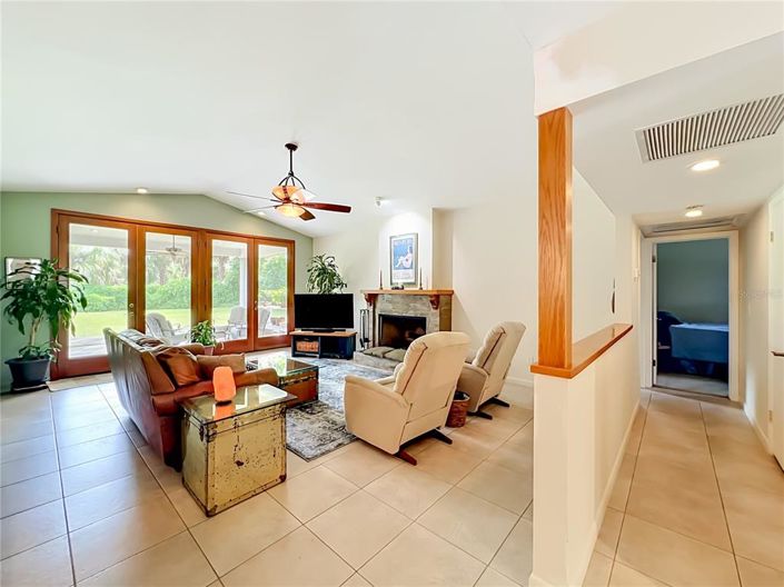 Image No.10-3 Bed House for sale