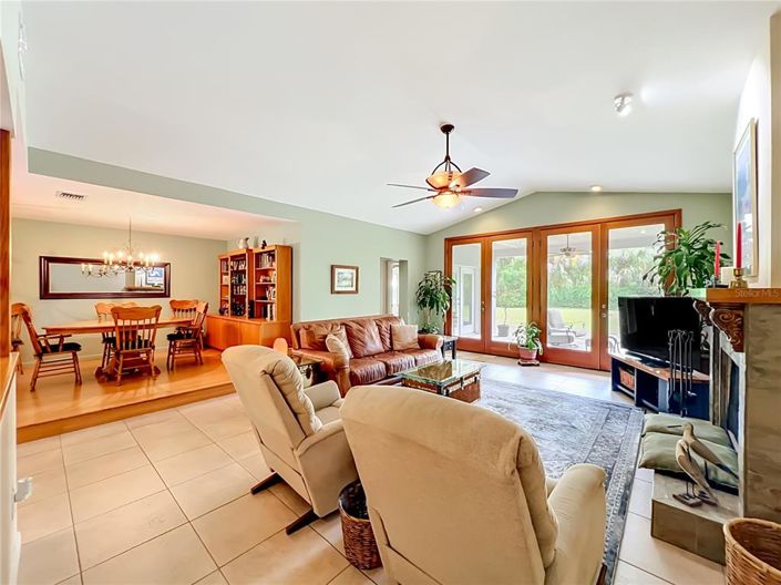 Image No.14-3 Bed House for sale