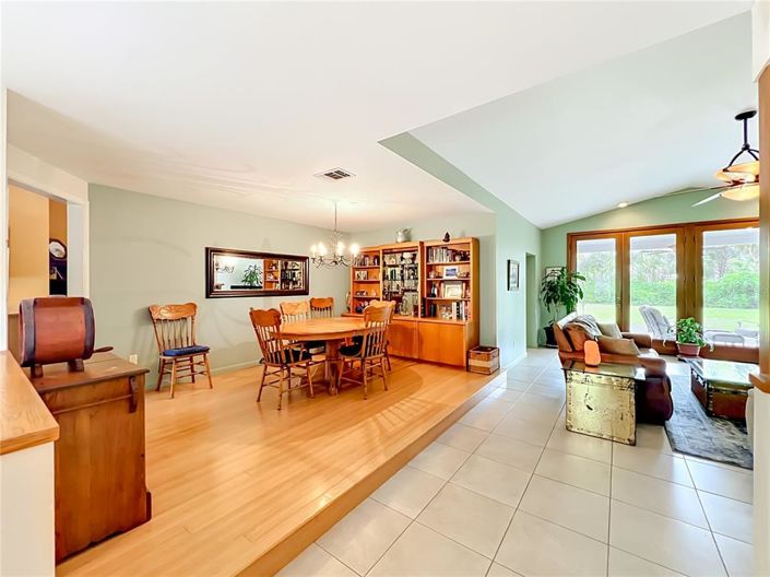 Image No.17-3 Bed House for sale