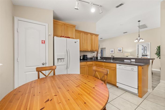 Image No.10-5 Bed House for sale