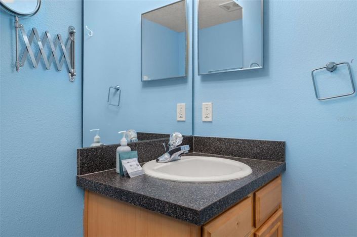 Image No.22-5 Bed House for sale
