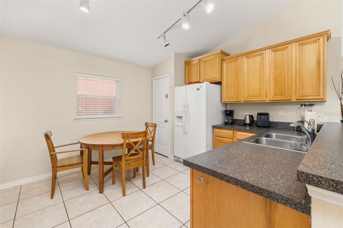 Image No.9-5 Bed House for sale