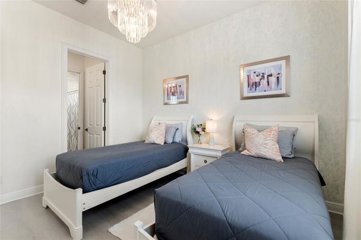 Image No.27-5 Bed House for sale