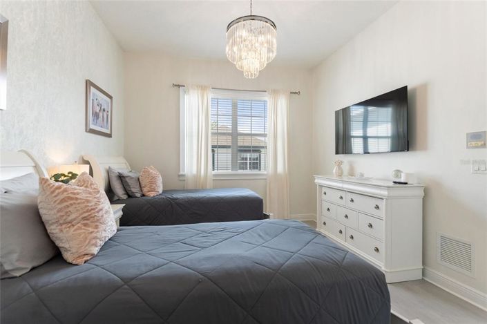 Image No.28-5 Bed House for sale