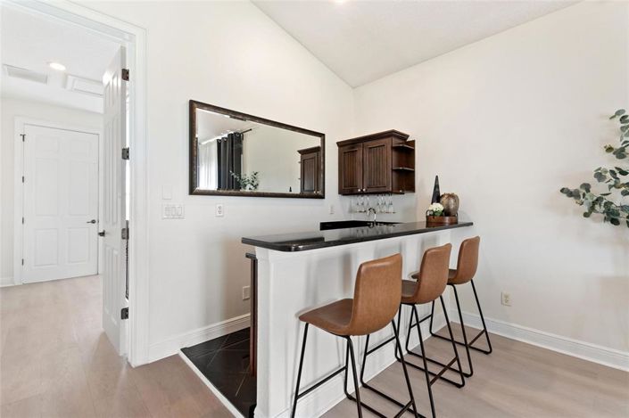 Image No.44-5 Bed House for sale