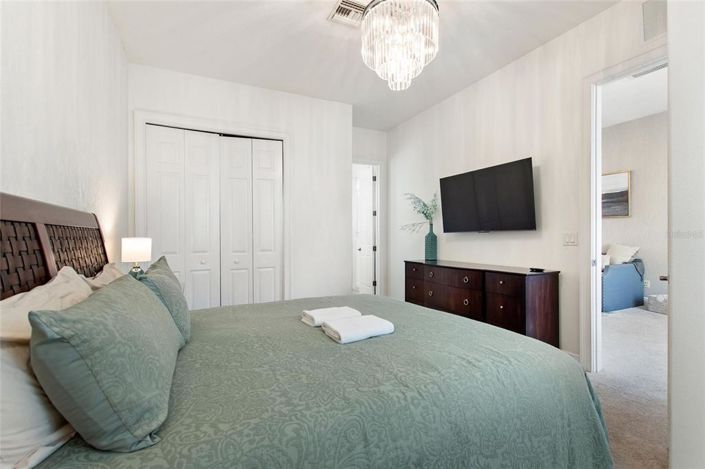 Image No.9-5 Bed House for sale