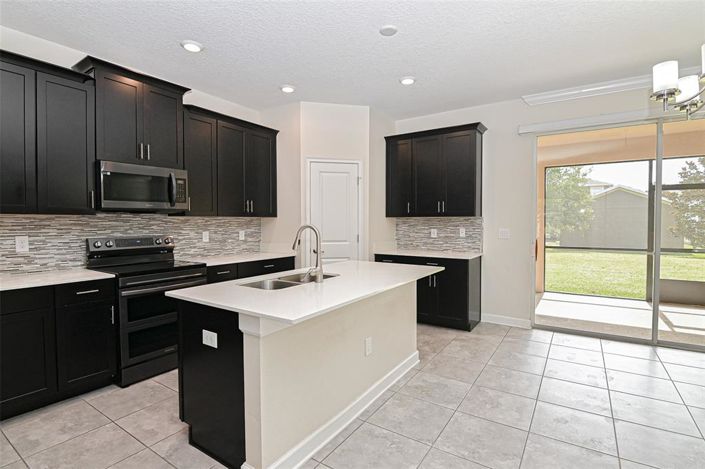 Image No.7-5 Bed House for sale