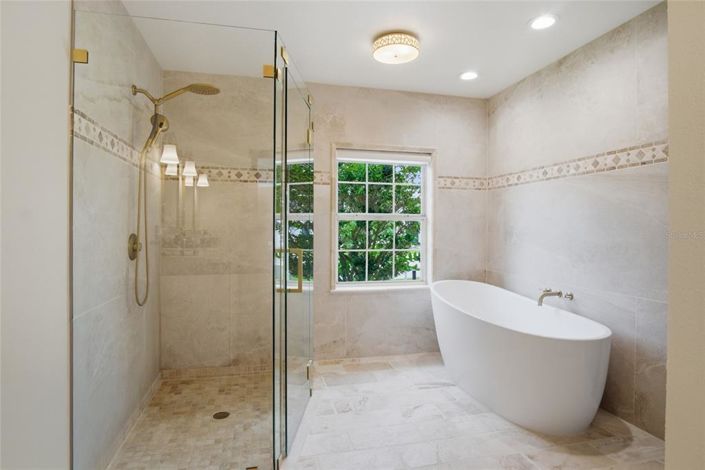 Image No.15-4 Bed House for sale