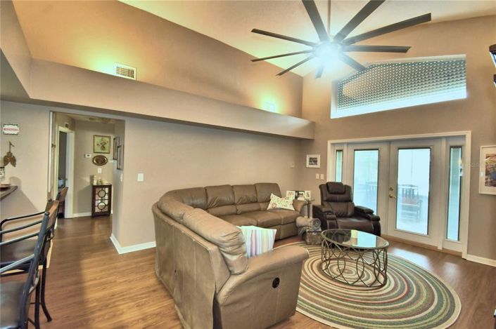 Image No.19-3 Bed House for sale