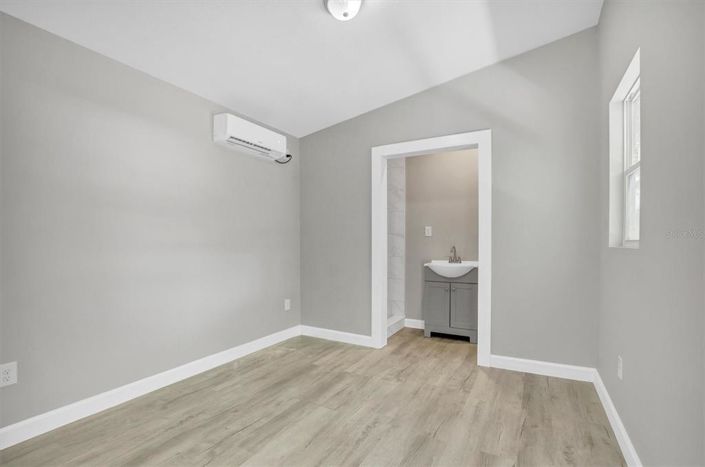 Image No.12-3 Bed House for sale