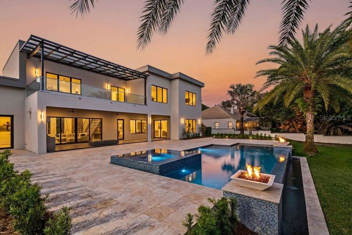 Image No.2-4 Bed House for sale