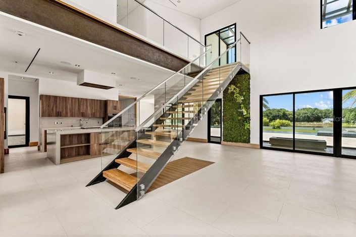 Image No.25-4 Bed House for sale