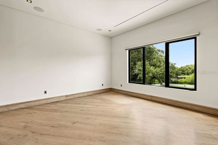 Image No.32-4 Bed House for sale