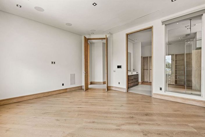 Image No.33-4 Bed House for sale