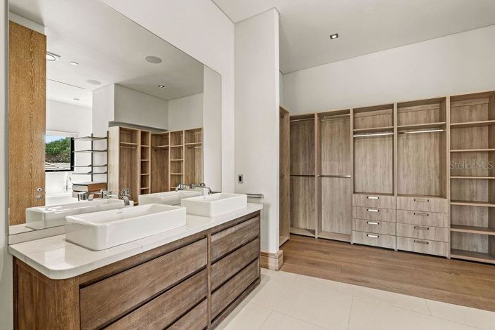 Image No.34-4 Bed House for sale