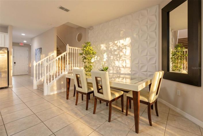 Image No.17-4 Bed Townhouse for sale