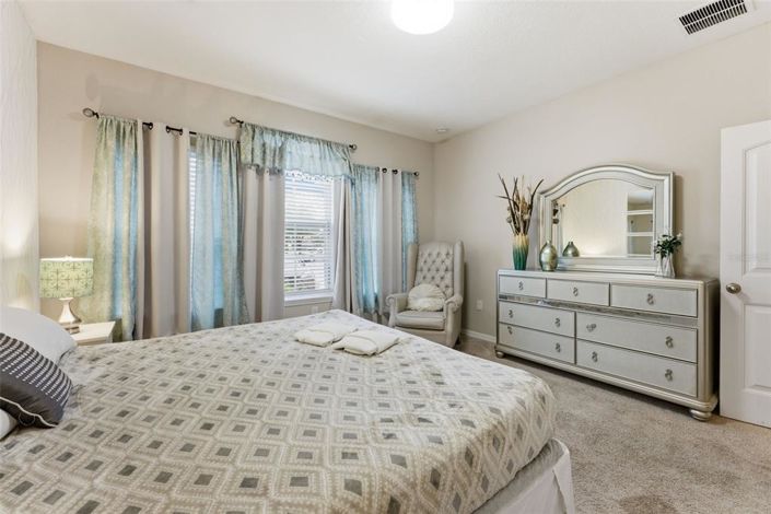 Image No.19-4 Bed Townhouse for sale