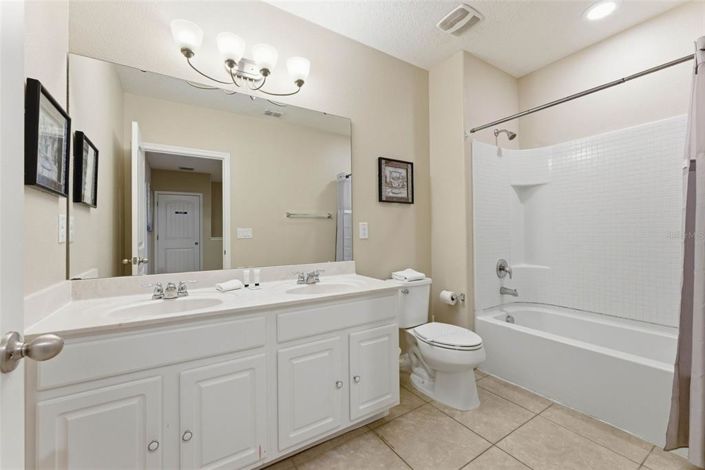 Image No.37-4 Bed Townhouse for sale