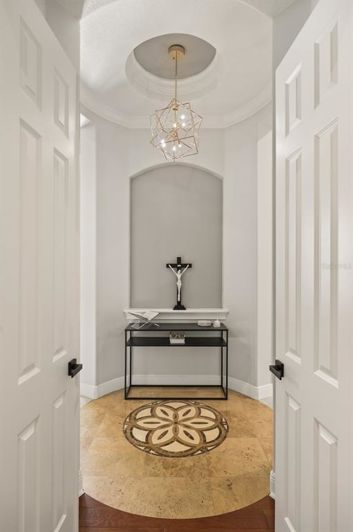 Image No.38-5 Bed House for sale