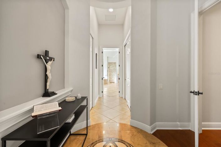 Image No.42-5 Bed House for sale