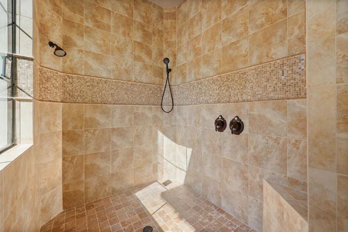 Image No.45-5 Bed House for sale