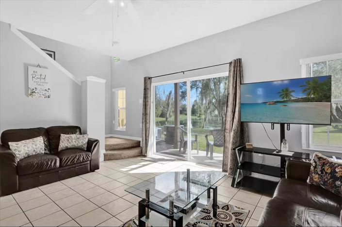 Image No.8-3 Bed Townhouse for sale