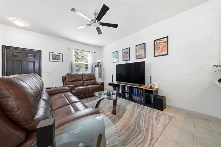 Image No.8-3 Bed Townhouse for sale