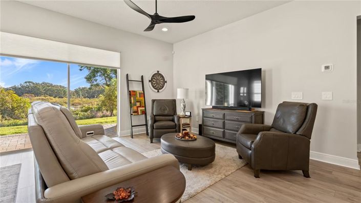 Image No.19-3 Bed House for sale