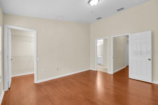 Image No.18-3 Bed Townhouse for sale
