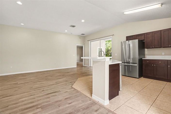 Image No.8-3 Bed House for sale