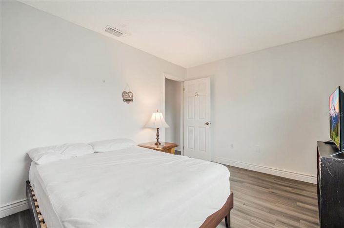 Image No.35-3 Bed Townhouse for sale
