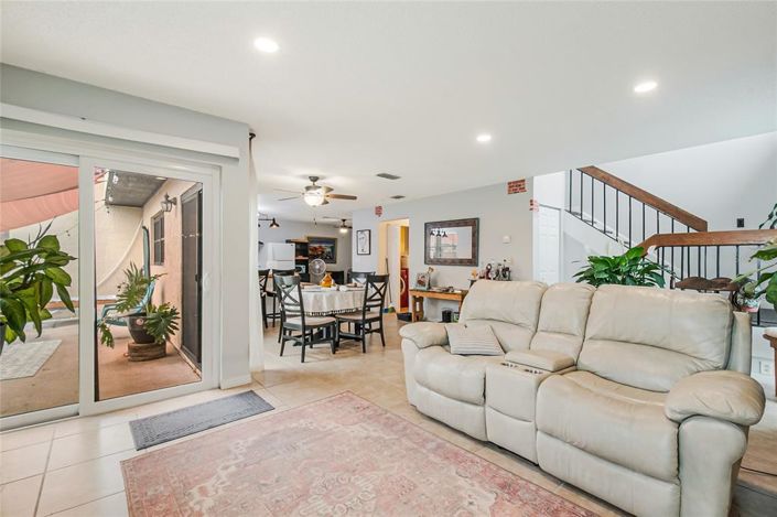 Image No.9-3 Bed Townhouse for sale