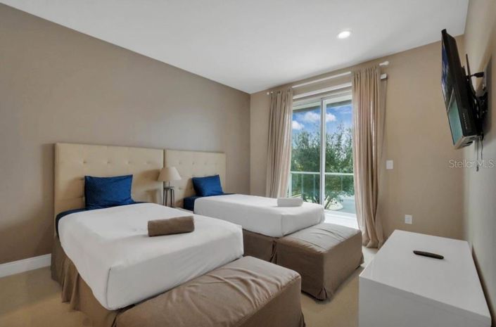 Image No.16-4 Bed Townhouse for sale