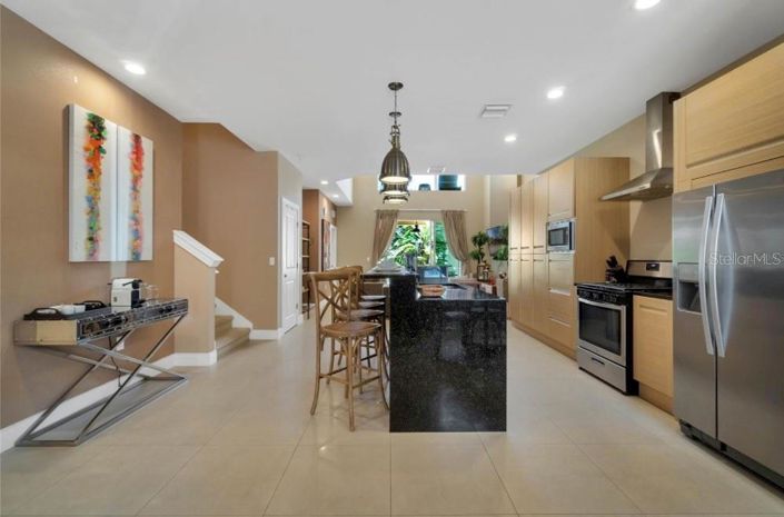 Image No.5-4 Bed Townhouse for sale