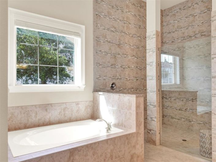 Image No.36-5 Bed House for sale