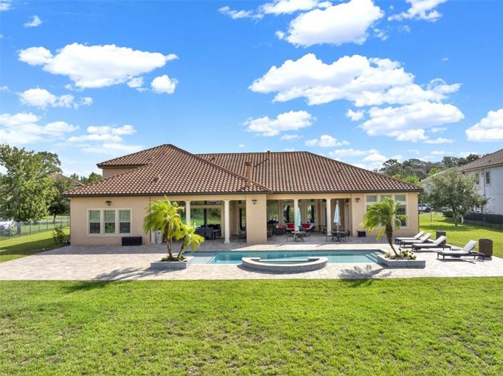 Image No.6-5 Bed House for sale