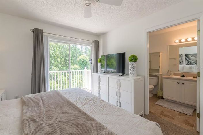 Image No.6-3 Bed Townhouse for sale