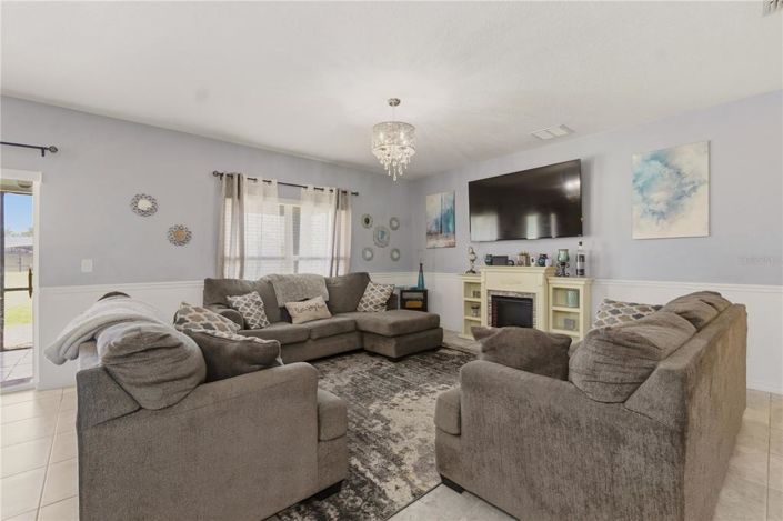 Image No.19-5 Bed House for sale