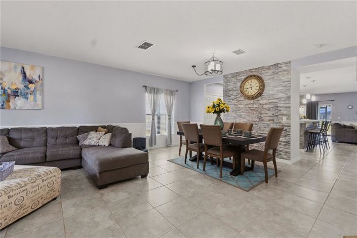 Image No.6-5 Bed House for sale