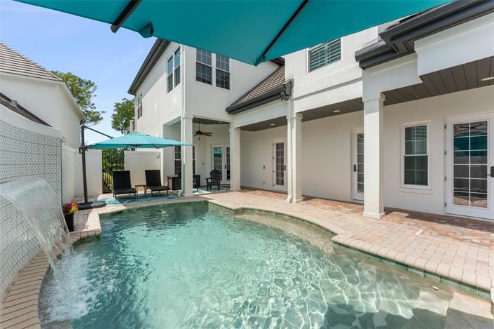 Image No.6-5 Bed House for sale