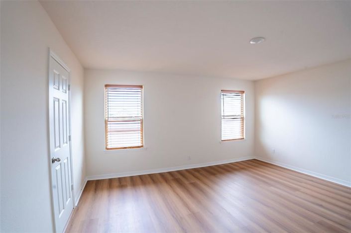 Image No.18-4 Bed House for sale