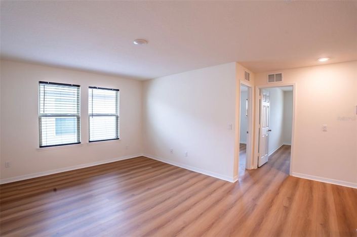 Image No.24-4 Bed House for sale