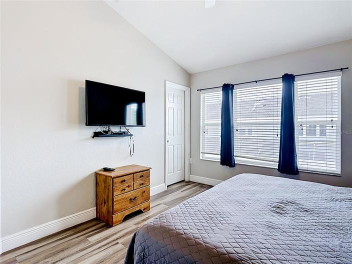 Image No.19-3 Bed Townhouse for sale