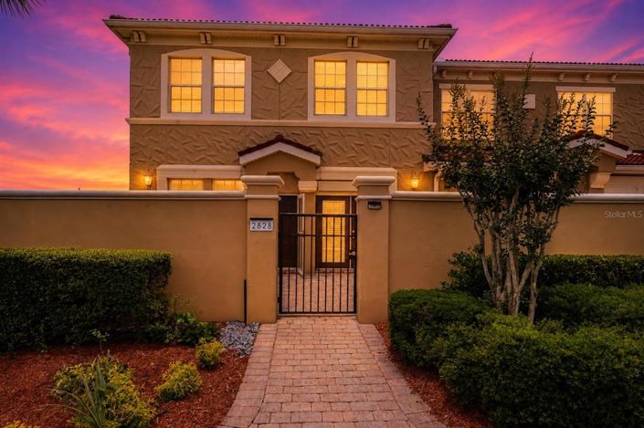 Image No.2-4 Bed Townhouse for sale