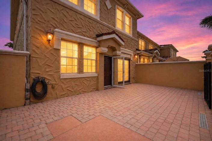 Image No.4-4 Bed Townhouse for sale